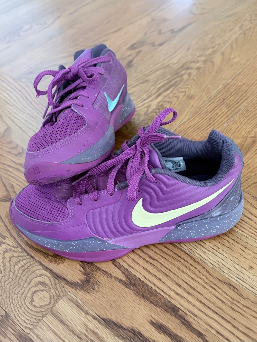 Nike JA 2 Kids Purple Basketball Shoes / Sneakers, 6.5